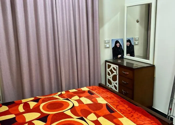 خلف الإليزي Apartman